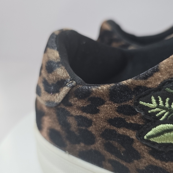 ⭐️40% Off⭐️ Madden Girl Addie Leopard Velvet with Embroidered Rose Sneakers - Picture 8 of 12